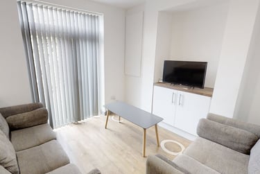 4 bed house, Ashleigh Drive, City Centre, Loughborough, LE113HN - Image 3