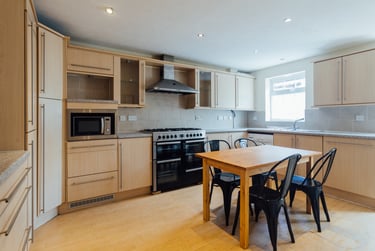 4 bed house, Kingfisher Way, City Centre, Loughborough, LE113NF - Image 2