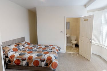 4 bed house, Derby Road, City Centre, Loughborough, LE115AE - Image 3