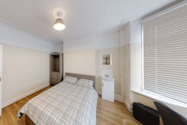 4 bed house, Derby Road, City Centre, Loughborough, LE115AE - Image 5