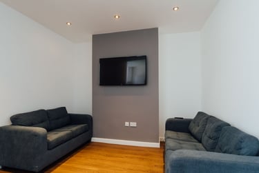 5 bed house, Woodlands Drive, Shelthorpe, Loughborough, LE112DD - Image 1