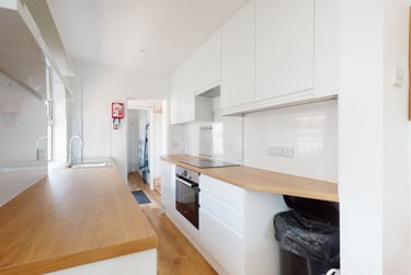 4 bed house, Broad Street, City Centre, Loughborough, LE115AB - Image 2