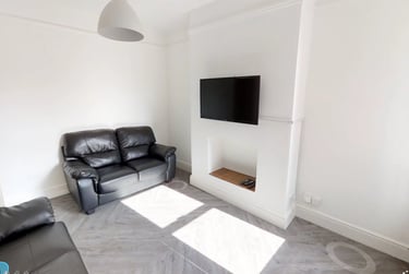5 bed house, Arthur Street, City Centre, Loughborough, LE113AY - Image 2