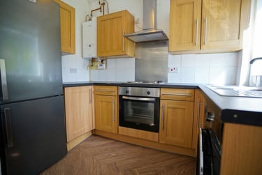 3 bed house, Oaklands Avenue, City Centre, Loughborough, LE113JF - Image 2