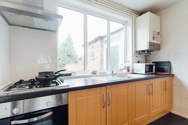 4 bed house, York Road, City Centre, Loughborough, LE113DA - Image 2