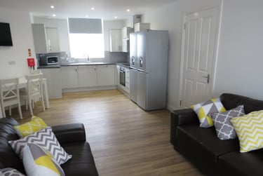 5 bed house, Heathcoat Street, City Centre, Loughborough, LE113BW - Image 1