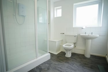 6 bed house, Valley Road, Shelthorpe, Loughborough, LE113PX - Image 9