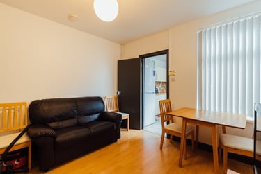 4 bed house, Granville Street, City Centre, Loughborough, LE113BL - Image 1