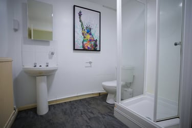 6 bed house, Valley Road, Shelthorpe, Loughborough, LE113PX - Image 8