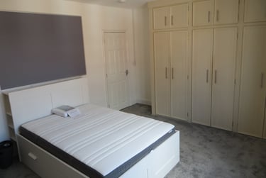 4 bed house, Chaucer Street, Victoria Park, Leicester, LE21HD - Image 1