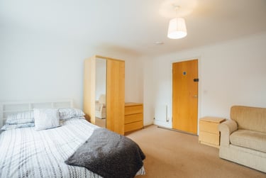 4 bed house, Goldfinch Close, City Centre, Loughborough, LE113HG - Image 5