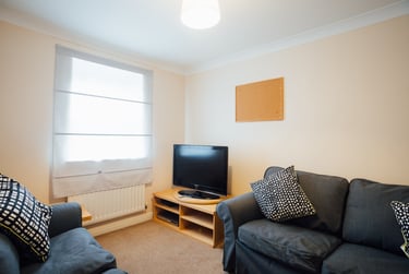 4 bed house, Goldfinch Close, City Centre, Loughborough, LE113HG - Image 3