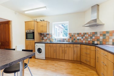 4 bed house, Hermitage Road, City Centre, Loughborough, LE114PF - Image 1