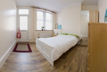 3 bed house, Paget Street, City Centre, Loughborough, LE115DT - Image 2