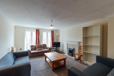 4 bed house, Kingfisher Way, City Centre, Loughborough, LE113NF - Image 1