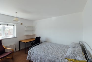 3 bed house, Sharpley Road, City Centre, Loughborough, LE114PL - Image 1