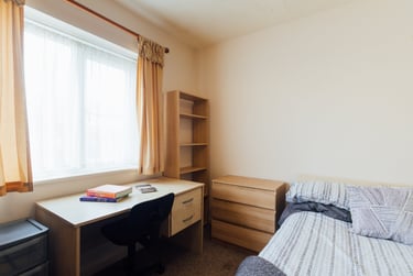 4 bed house, Sharpley Road, City Centre, Loughborough, LE114PW - Image 6