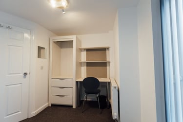 5 bed house, Goods Yard Close, City Centre, Loughborough, LE115EB - Image 3