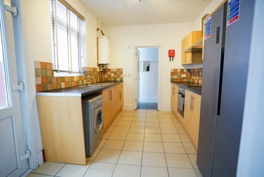 4 bed house, Derby Road, City Centre, Loughborough, LE115AE - Image 3