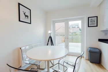 5 bed house, Goods Yard Close, City Centre, Loughborough, LE115EB - Image 1