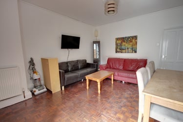 3 bed house, Sherburn Road, Gilesgate, Durham, DH12JR - Image 3