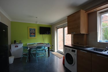 6 bed house, Faraday Court (L), Nevilles Cross, Durham, DH14FG - Image 2