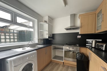 4 bed house, Neville Terrace, Western Hill, Durham, DH14AH - Image 1