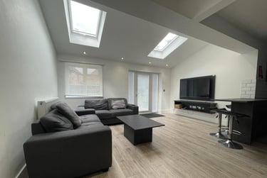 6 bed house, Cotswold Close, City Centre, Loughborough, LE113AN - Image 1