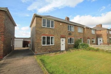 4 bed house, Kepier Crescent, Gilesgate, Durham, DH11PQ - Image 1