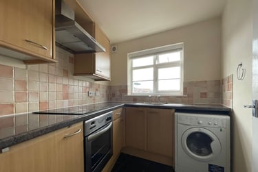 1 bed house, Market Street, City Centre, Loughborough, LE113ER - Image 2
