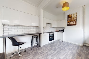 6 bed house, Shaftsbury Avenue, Montpelier, Bristol, BS65LU - Image 1
