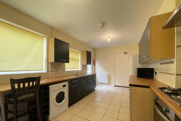 6 bed house, Storer Road, City Centre, Loughborough, LE115EH - Image 1