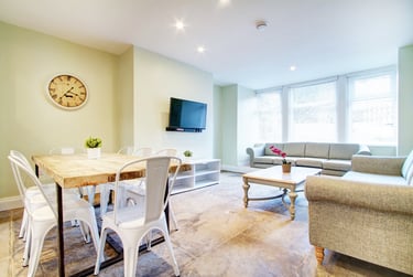 8 bed house, Hyde Park Road, Hyde Park, Leeds, LS61AJ - Image 1