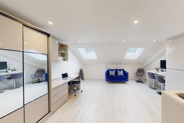 Deluxe Studio - Image 2