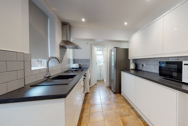 5 bed house, Fearon Street, City Centre, Loughborough, LE115DG - Image 3