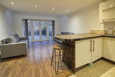 4 bed house, Eastleigh Road, City Centre, Leicester, LE30DB - Image 1