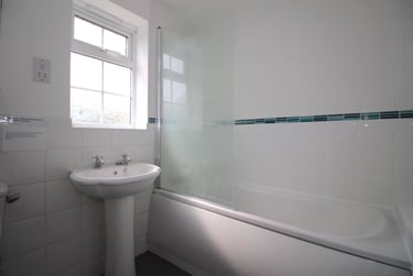 6 bed house, Goldfinch Close, City Centre, Loughborough, LE113HG - Image 9