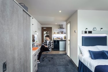 Platinum Studio at Study Inn Triumph House, 3 Triumph Road, Lenton, Nottingham, NG72GA - Image 2