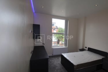 4 bed house, Regent Park Avenue, Rampart Road, Leeds, LS62AU - Image 13