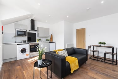2 bed house, Royal Park Road, Hyde Park, Leeds, LS61FR - Image 1