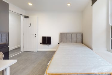 1 bed house, Bridlesmith Gate, Lace Market, Nottingham, NG12GN - Image 2