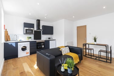 2 bed house, Royal Park Road, Hyde Park, Leeds, LS61FR - Image 2