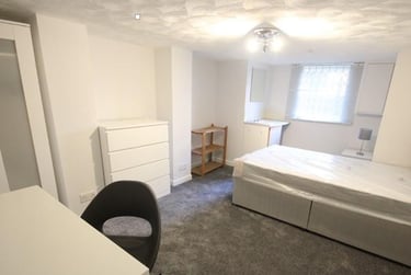 6 bed house, Manor Drive, Hyde Park, Leeds, LS61DE - Image 6