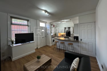 4 bed house, Quarry Street, Rampart Road, Leeds, LS62JU - Image 2
