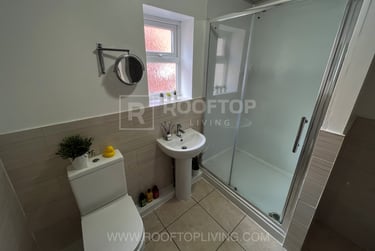 4 bed house, Woodhouse Lane, Woodhouse, Leeds, LS29DX - Image 11