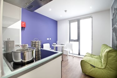 Premier 2 Bed at Gateway Apartments, 31 Montgomery St, Marchmont, Edinburgh, EH75BH - Image 2