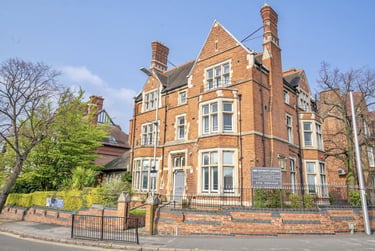 1 bed house, Regent Road, Victoria Park, Leicester, LE17PA - Image 2