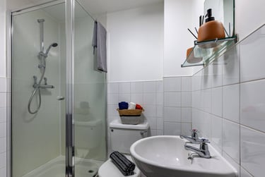 Classic Ensuite - Image 5