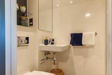 Luxury Studio - Image 7