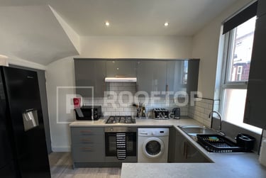 2 bed house, Thornville Avenue, Hyde Park, Leeds, LS61JS - Image 2
